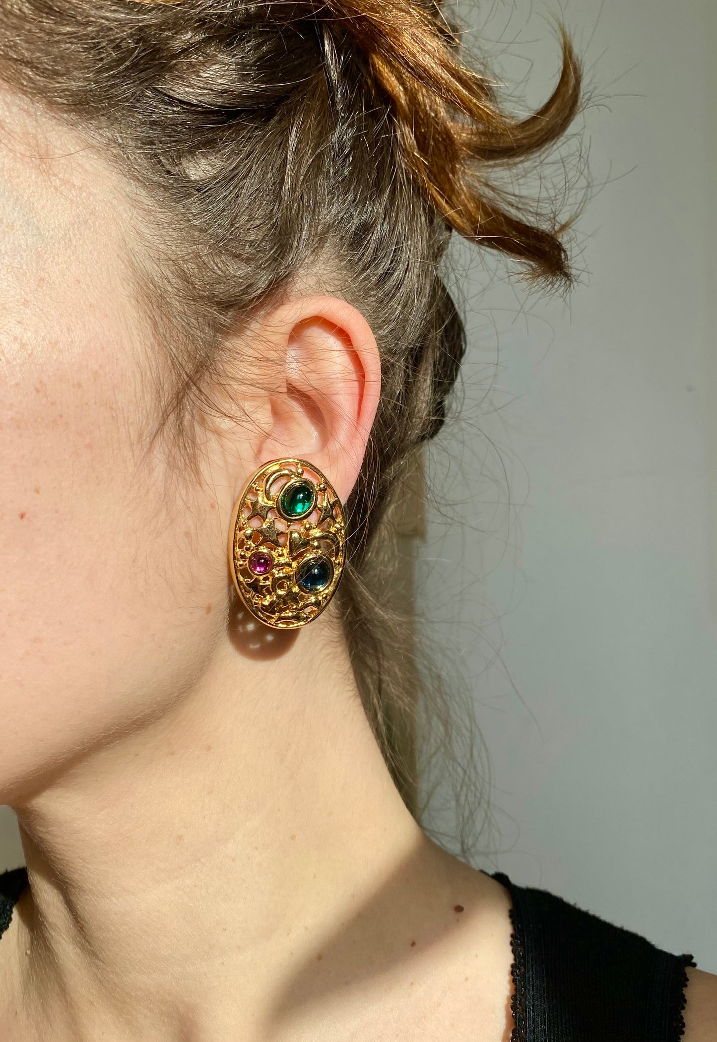 Boucles magnifiques à cabochons