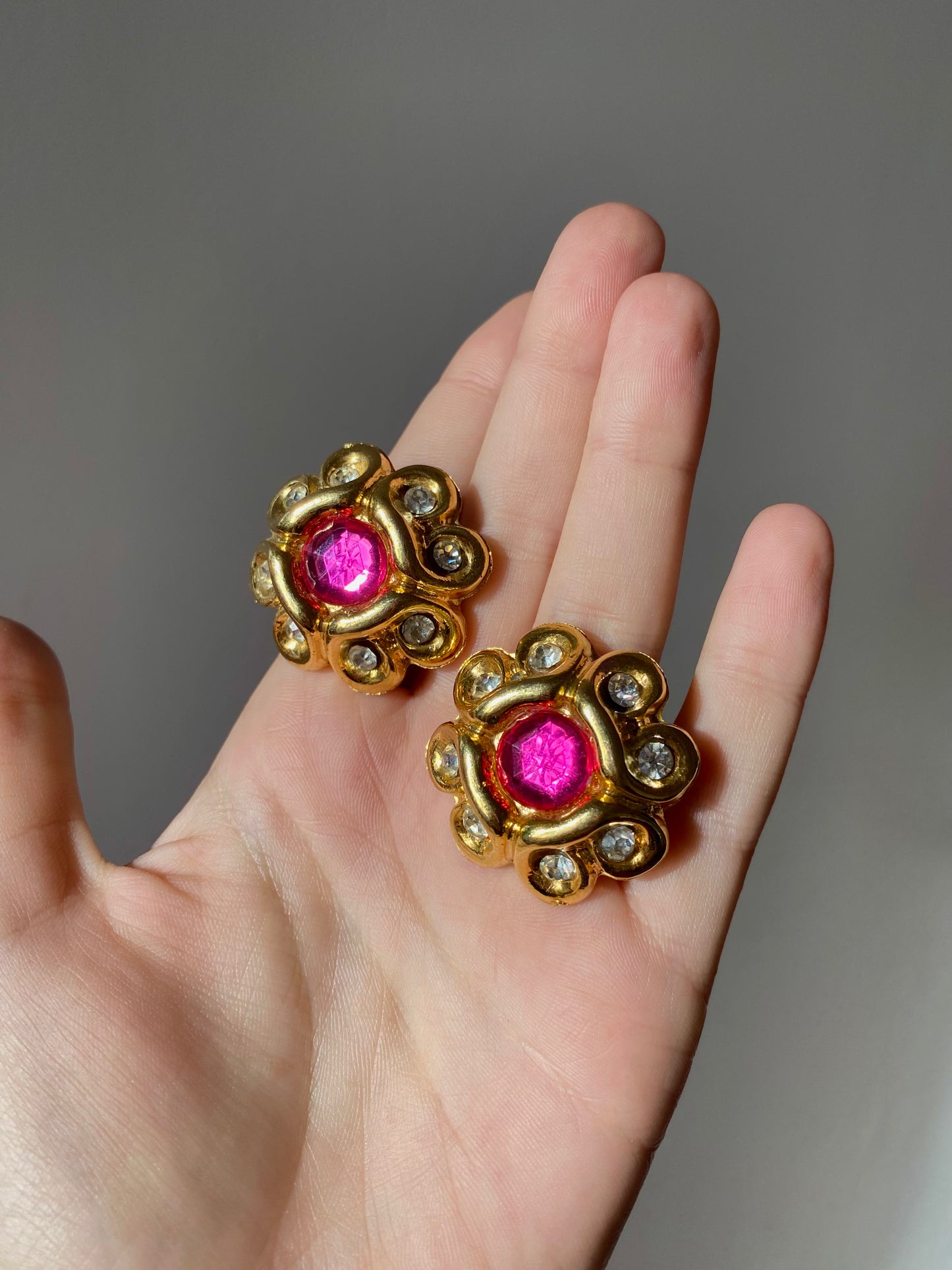 Boucles résine roses