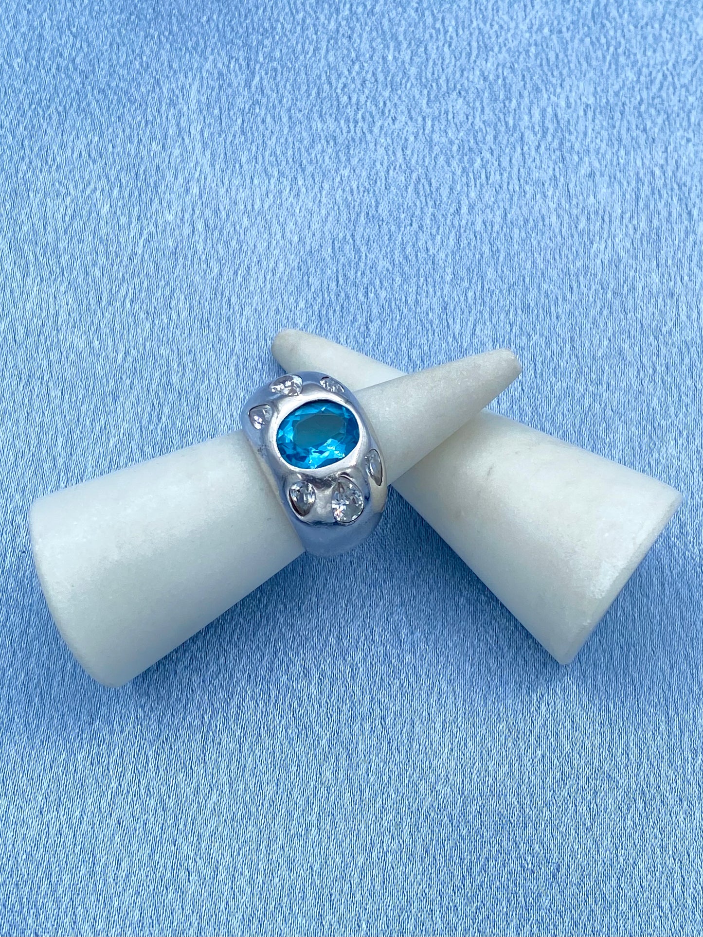 Bague dôme bleu